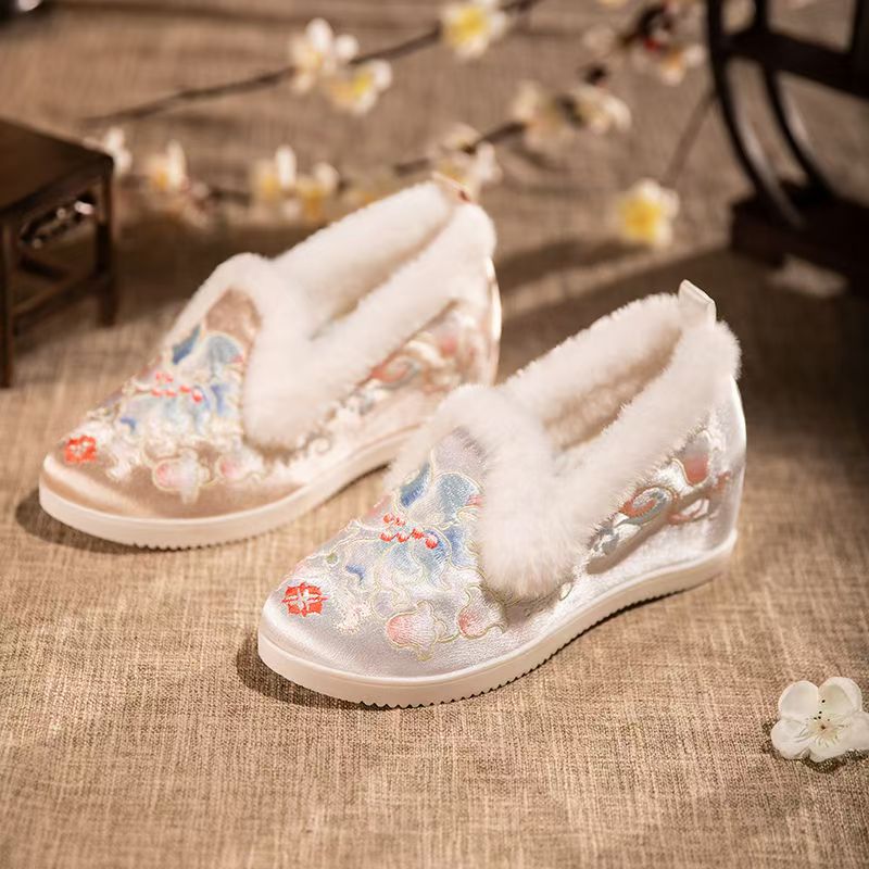 Women's Winter Low Top Embroid - Embroidery Canvas recension och pris