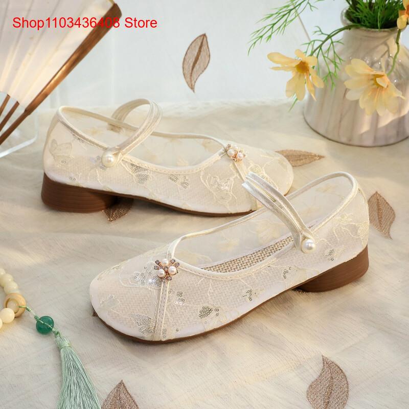 New Mesh Low Heels with Cheong - Embroidery Canvas recension och pris