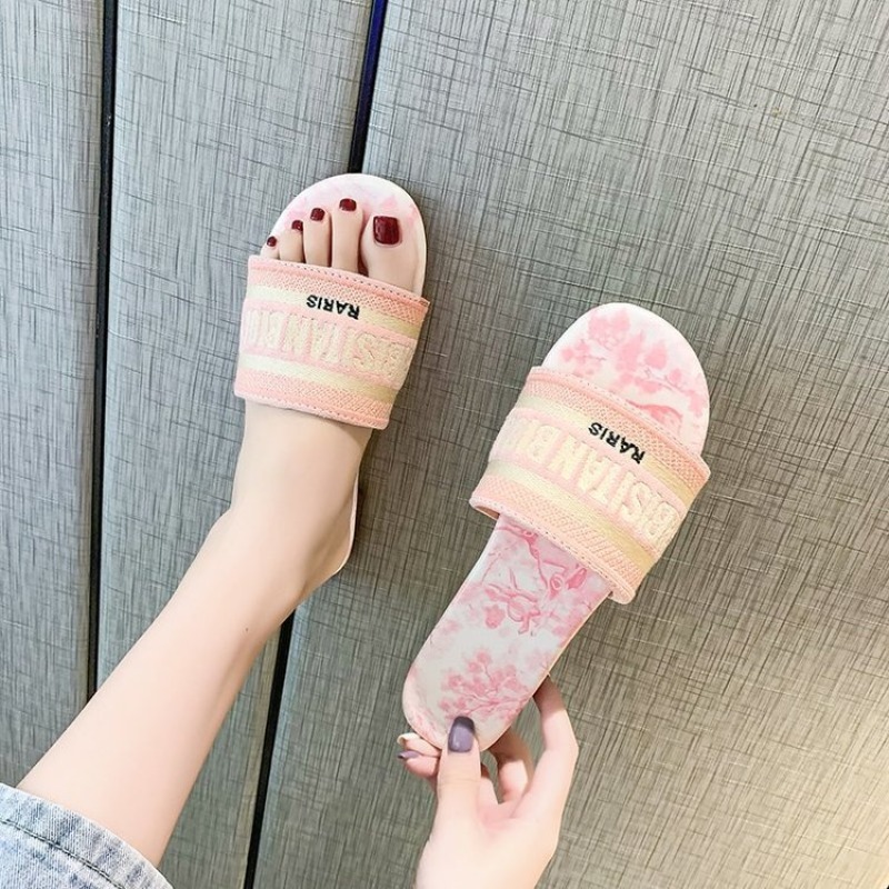 Women's Fashion Flat Slippers  - Embroidery Font recension och pris