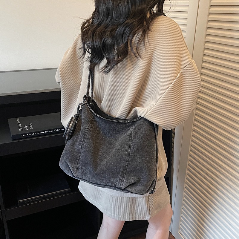 New Korean Style  Casual and S - Embroidery Keychain recension och pris