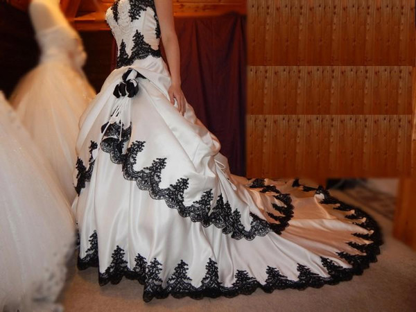 Vintage Wedding Dress Gothic B - Embroidery White Dress recension och pris