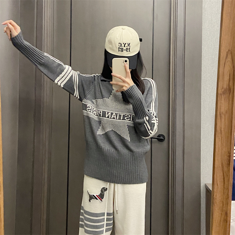 Women's Collared Knitted Sweat - Embroidery Font recension och pris