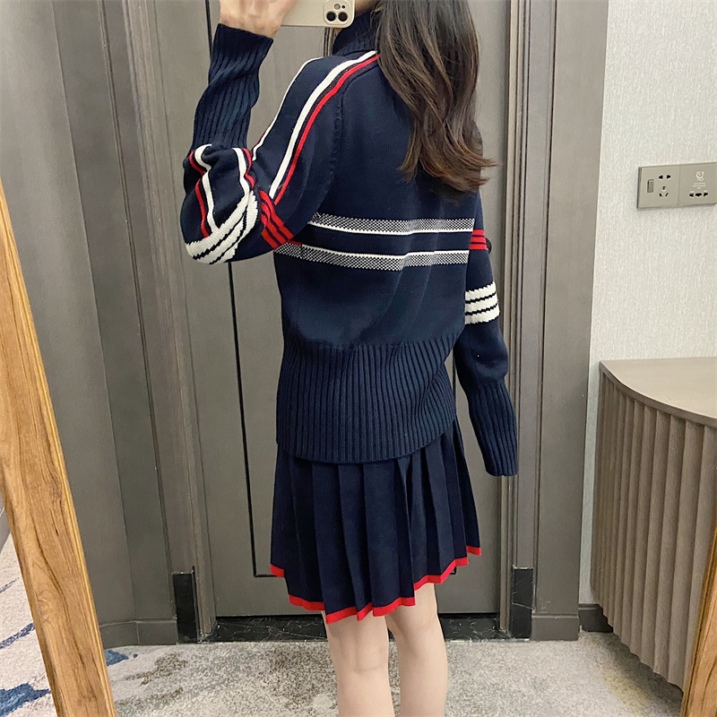 Women's Collared Knitted Sweat - Embroidery Font recension och pris
