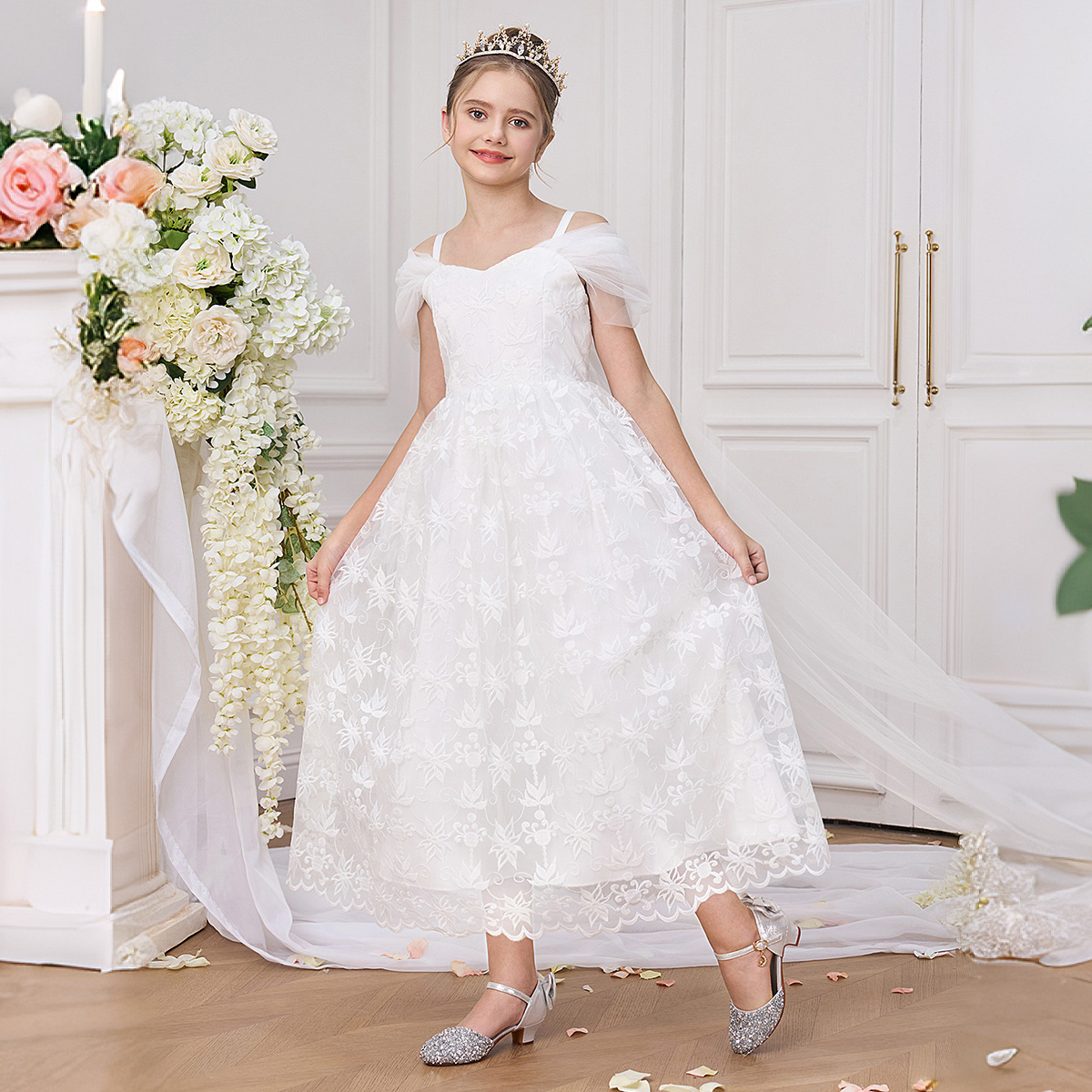 Elegant White Bridesmaid Party - Embroidery White Dress recension och pris